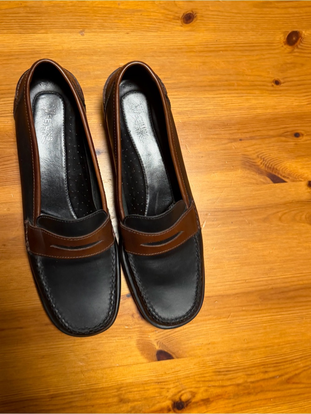 GH Bass & Co. Weejuns Black $ Brown Leather Penny Loafer Slip-On US 9.5 M Women